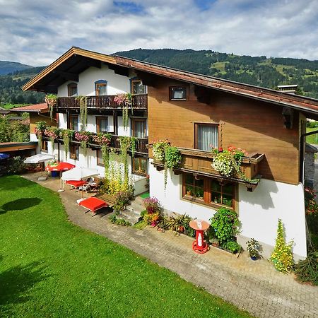 Pension Erlhof Saalfelden Екстер'єр фото