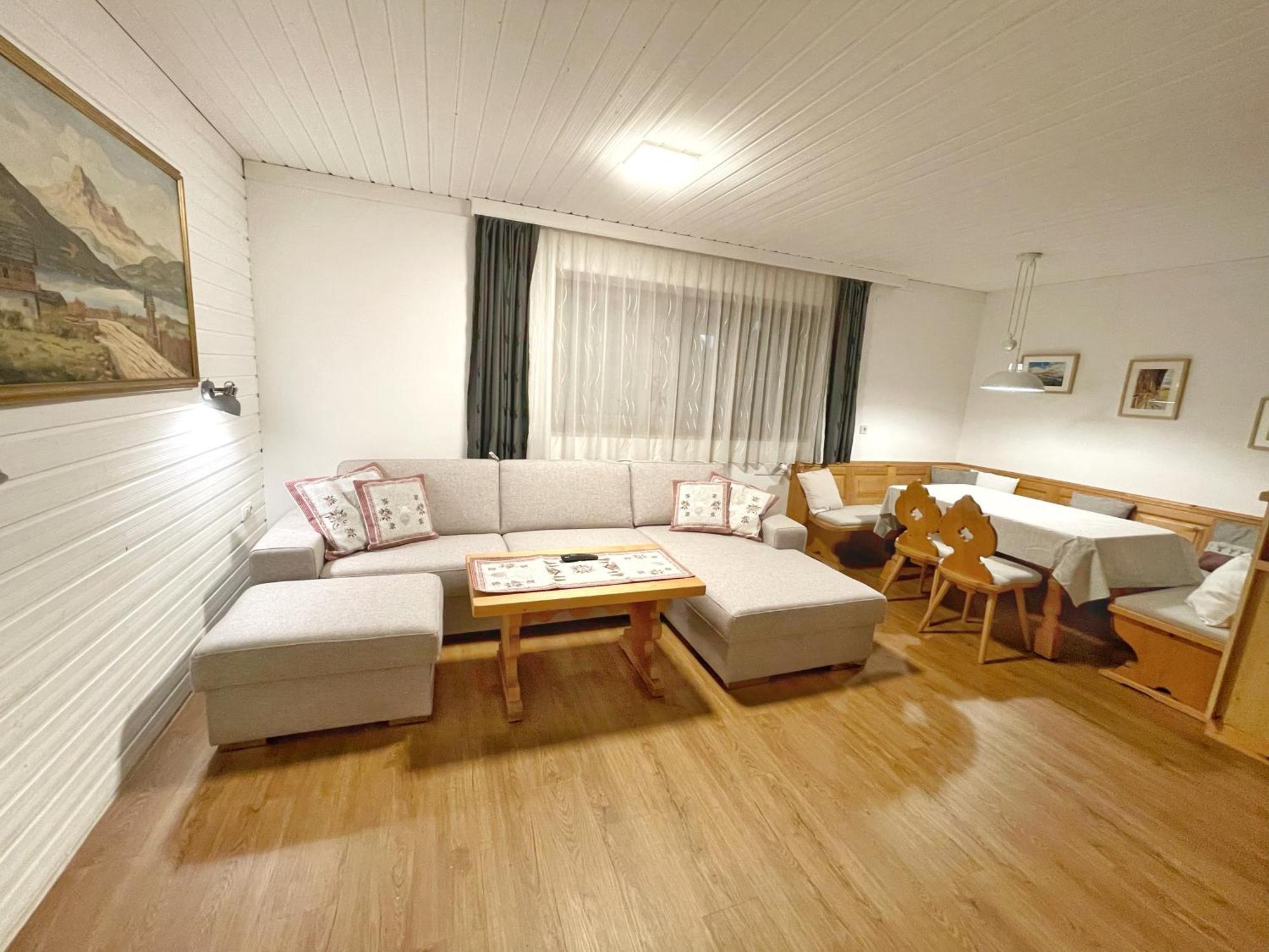 Pension Erlhof Saalfelden Екстер'єр фото