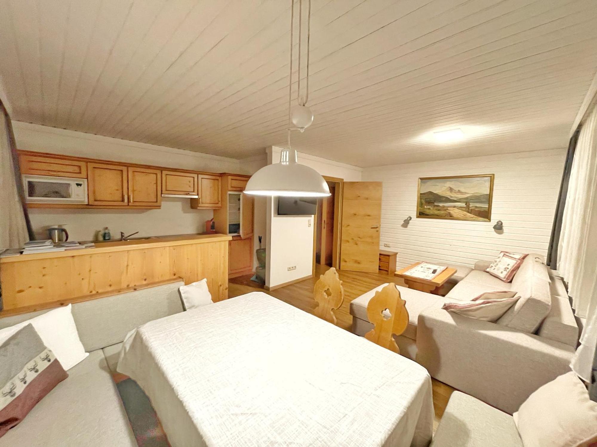 Pension Erlhof Saalfelden Екстер'єр фото