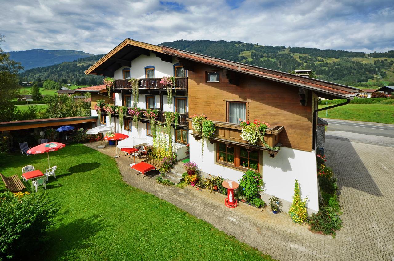 Pension Erlhof Saalfelden Екстер'єр фото